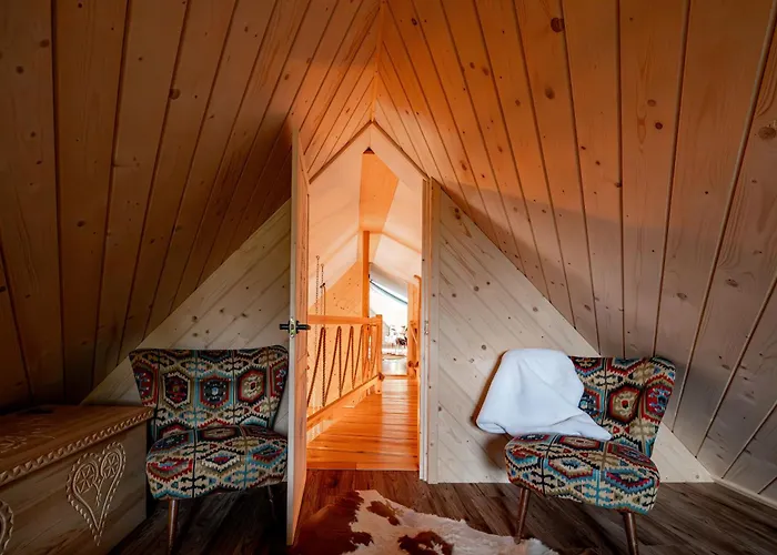 Gorski U Papierzy Sauna, Jacuzzi, דירה Witów